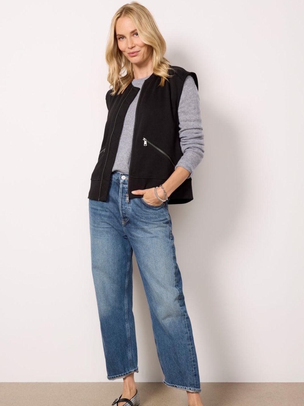 Evereve Black Sleeveless Zip-Up Vest with Diagonal Pockets
